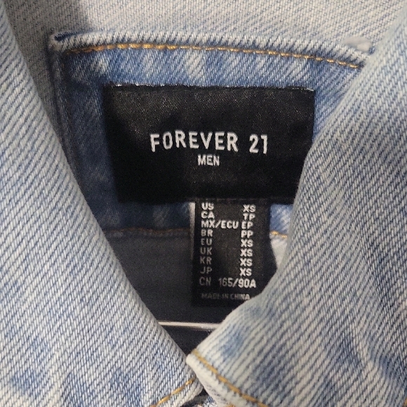 Denim Jacket in Light Blue - Picture 2 of 5